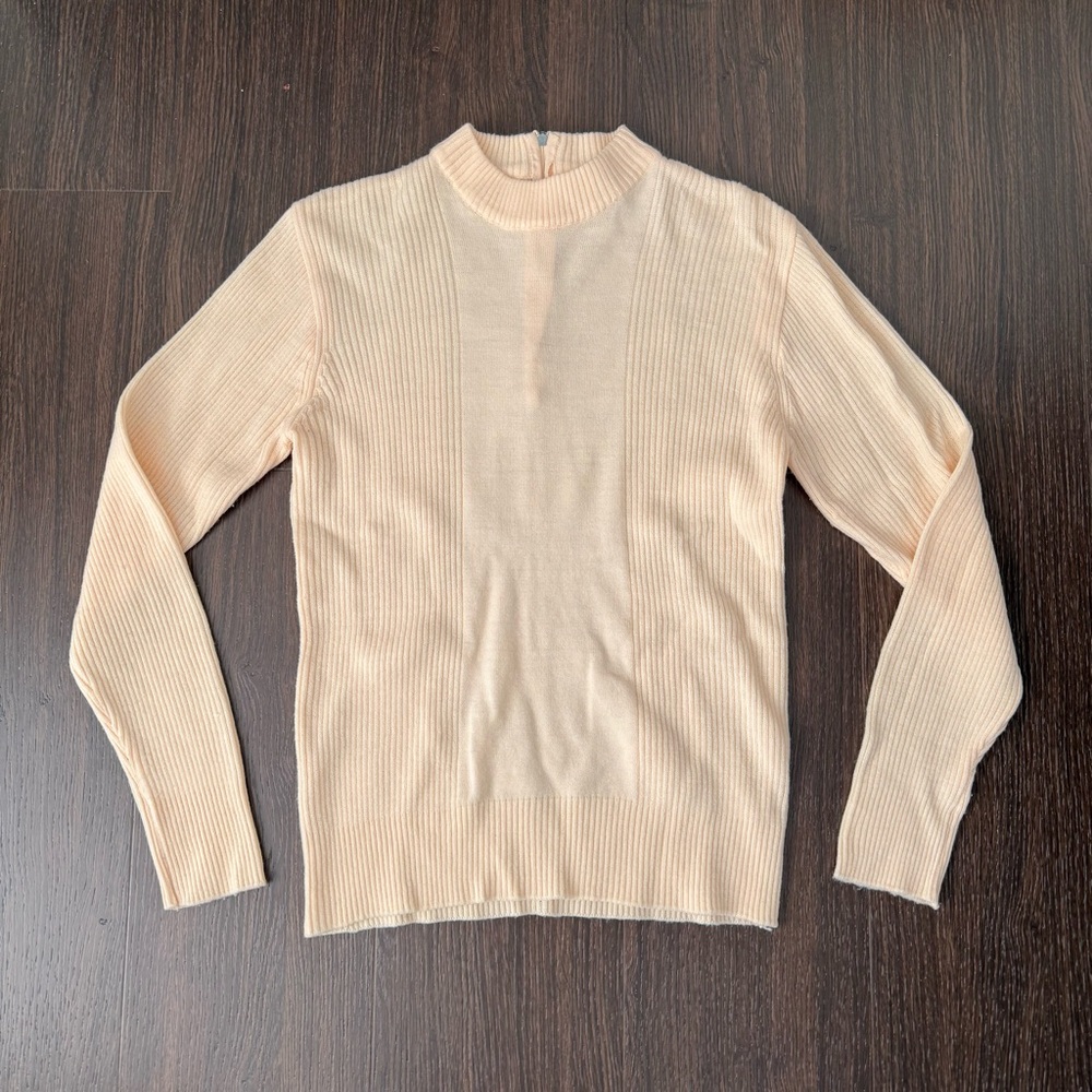 Vintage Women's Acrylic Cream Sweater